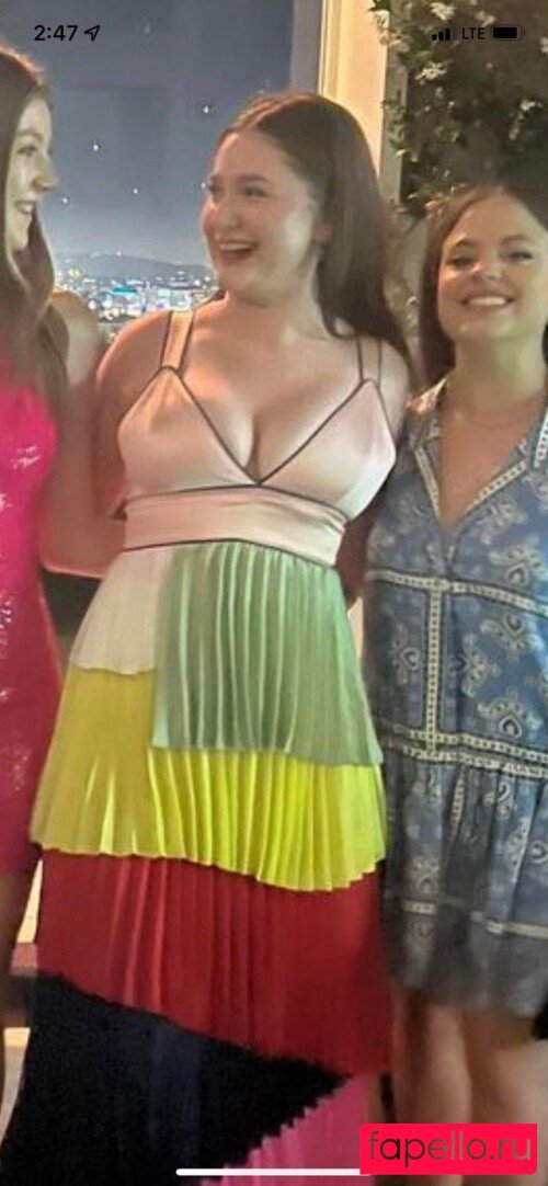 Emma Kenney Onlyfans Photo Gallery 