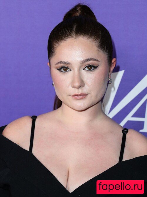 Emma Kenney Onlyfans Photo Gallery 