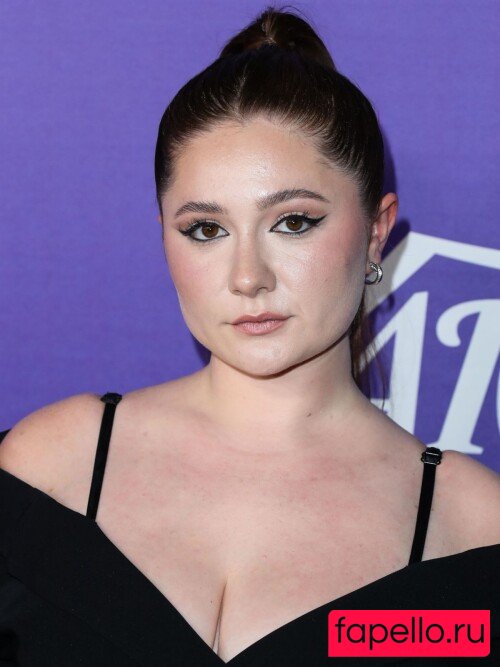 Emma Kenney Onlyfans Photo Gallery 