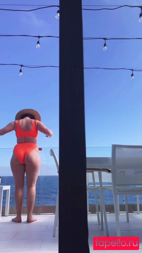 Emma Kenney Onlyfans Photo Gallery 