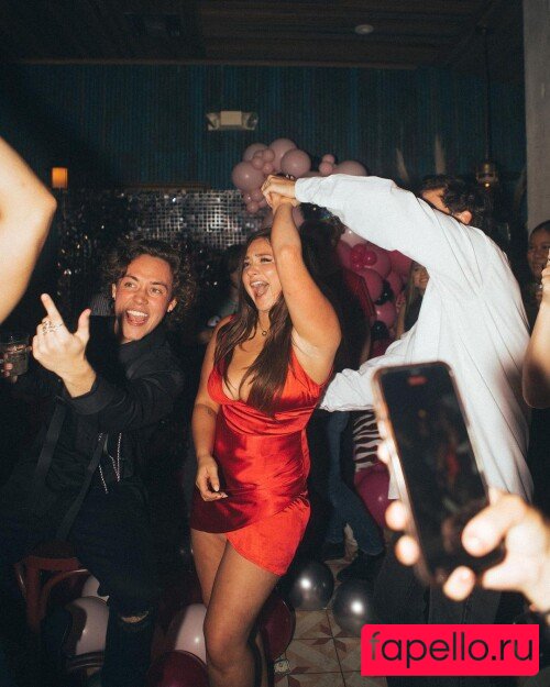 Emma Kenney Onlyfans Photo Gallery 