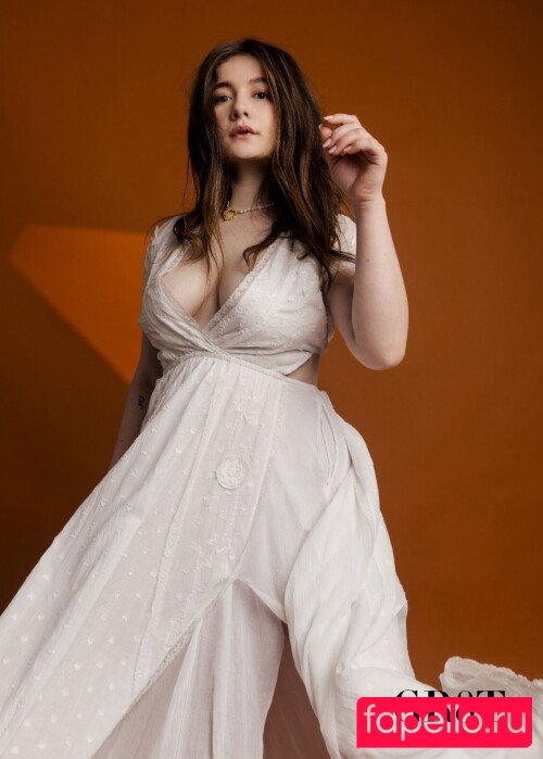 Emma Kenney Onlyfans Photo Gallery 