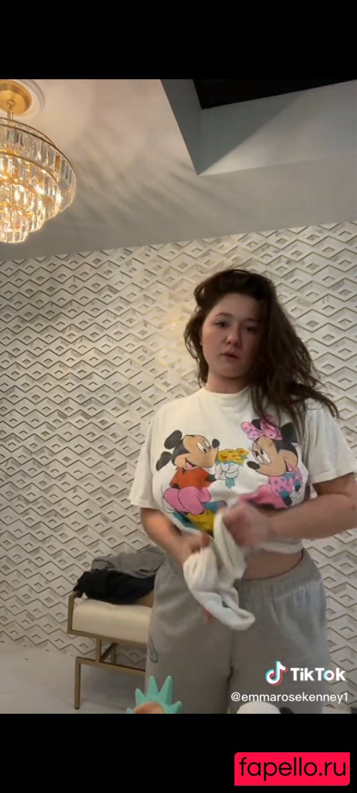Emma Kenney Onlyfans Photo Gallery 