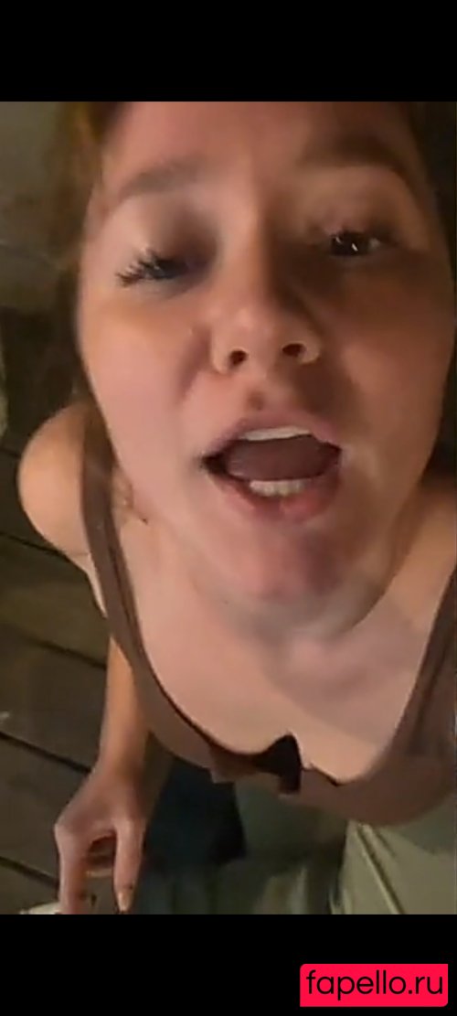 Emma Kenney Onlyfans Photo Gallery 