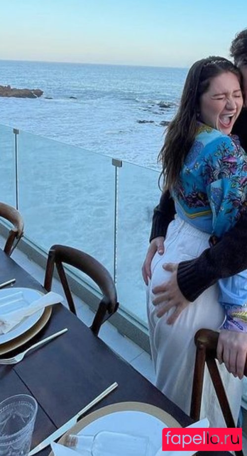 Emma Kenney Onlyfans Photo Gallery 