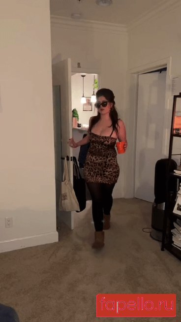 Emma Kenney Onlyfans Photo Gallery 