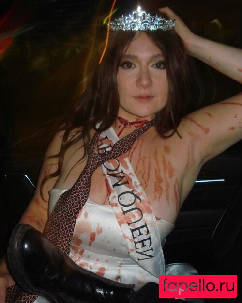 Emma Kenney Onlyfans Photo Gallery 