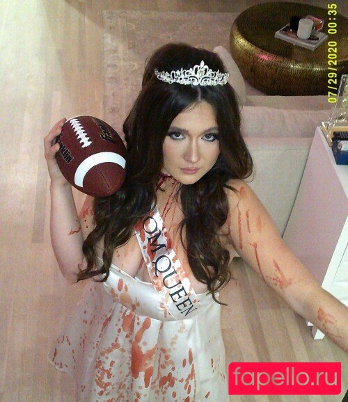 Emma Kenney Onlyfans Photo Gallery 