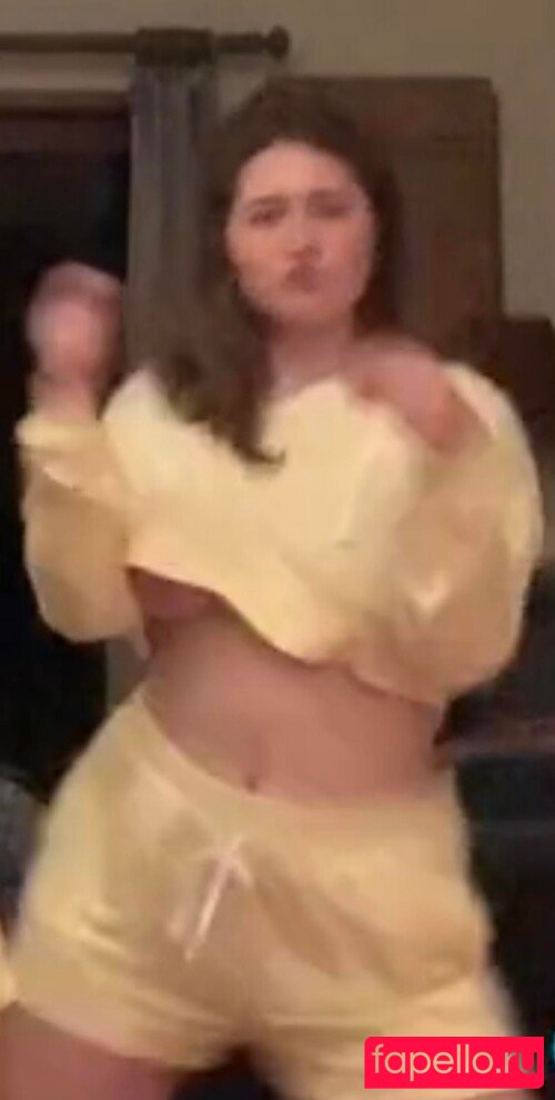 Emma Kenney Onlyfans Photo Gallery 