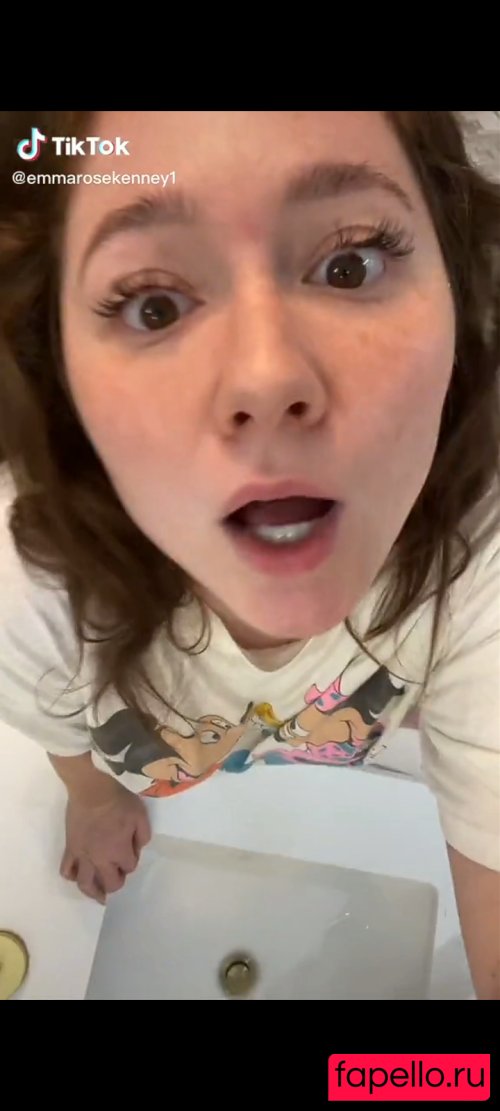 Emma Kenney Onlyfans Photo Gallery 