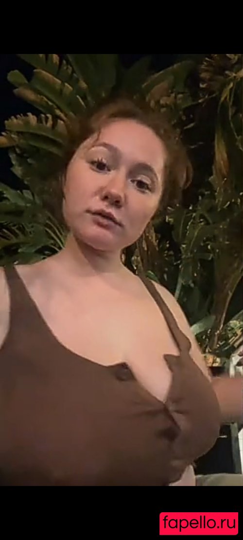 Emma Kenney Onlyfans Photo Gallery 