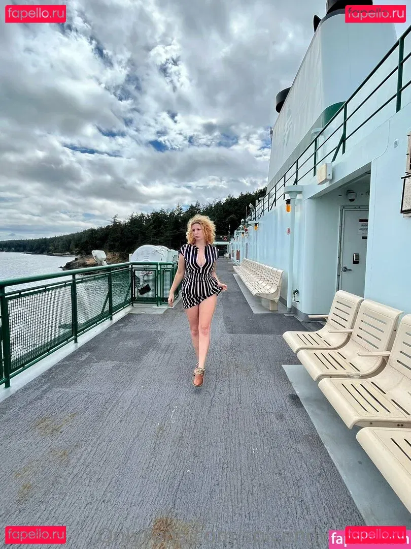 spicenovageektv Onlyfans Photo Gallery 