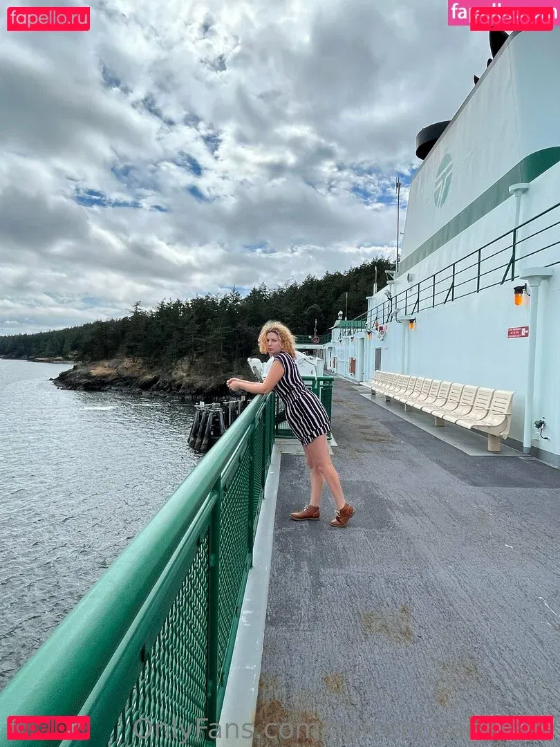 spicenovageektv Onlyfans Photo Gallery 