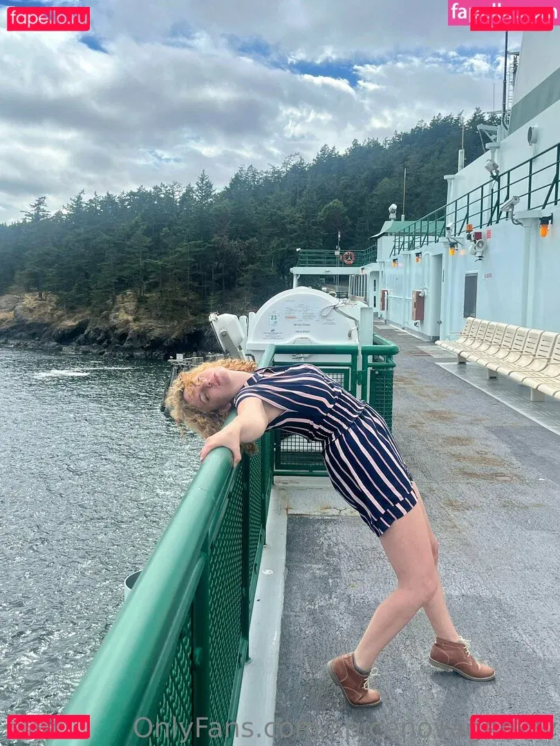 spicenovageektv Onlyfans Photo Gallery 