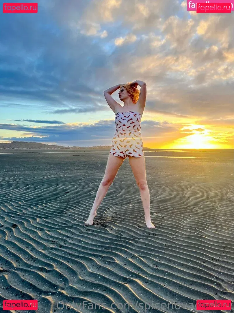 spicenovageektv Onlyfans Photo Gallery 