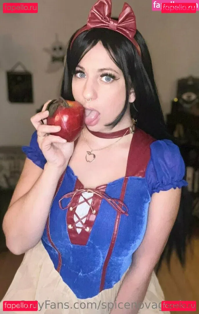 spicenovageektv Onlyfans Photo Gallery 