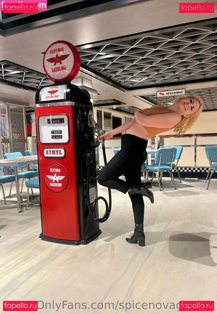 spicenovageektv Onlyfans Photo Gallery 