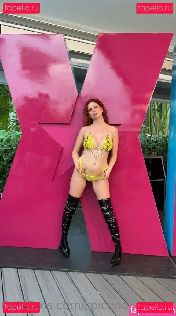 spicenovageektv Onlyfans Photo Gallery 