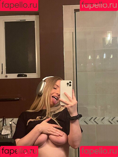 SkyWallace Onlyfans Photo Gallery 