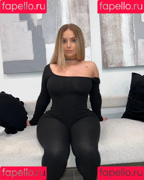 SkyWallace Onlyfans Photo Gallery 