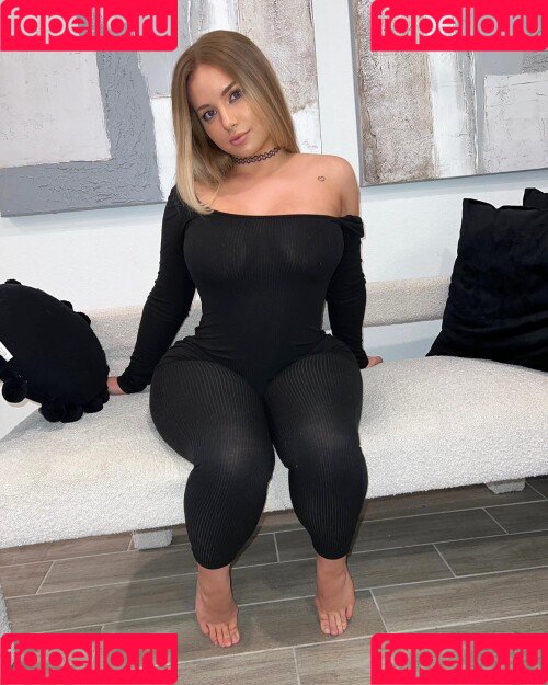 SkyWallace Onlyfans Photo Gallery 