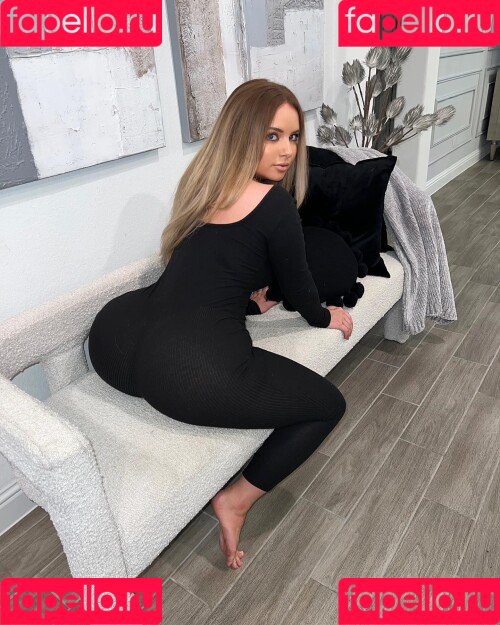 SkyWallace Onlyfans Photo Gallery 