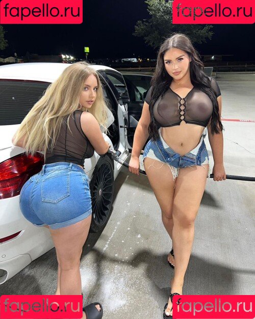 SkyWallace Onlyfans Photo Gallery 