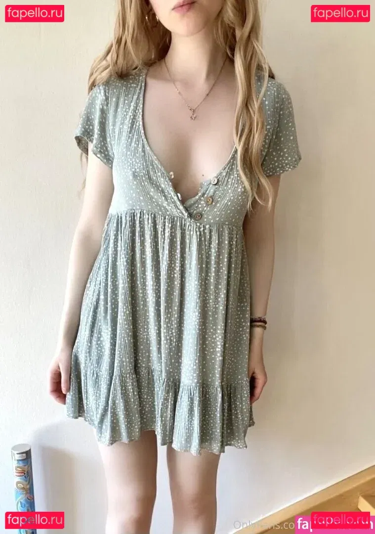 miagoeswild Onlyfans Photo Gallery 