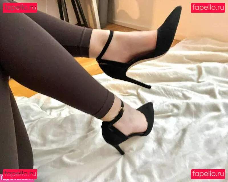 miagoeswild Onlyfans Photo Gallery 