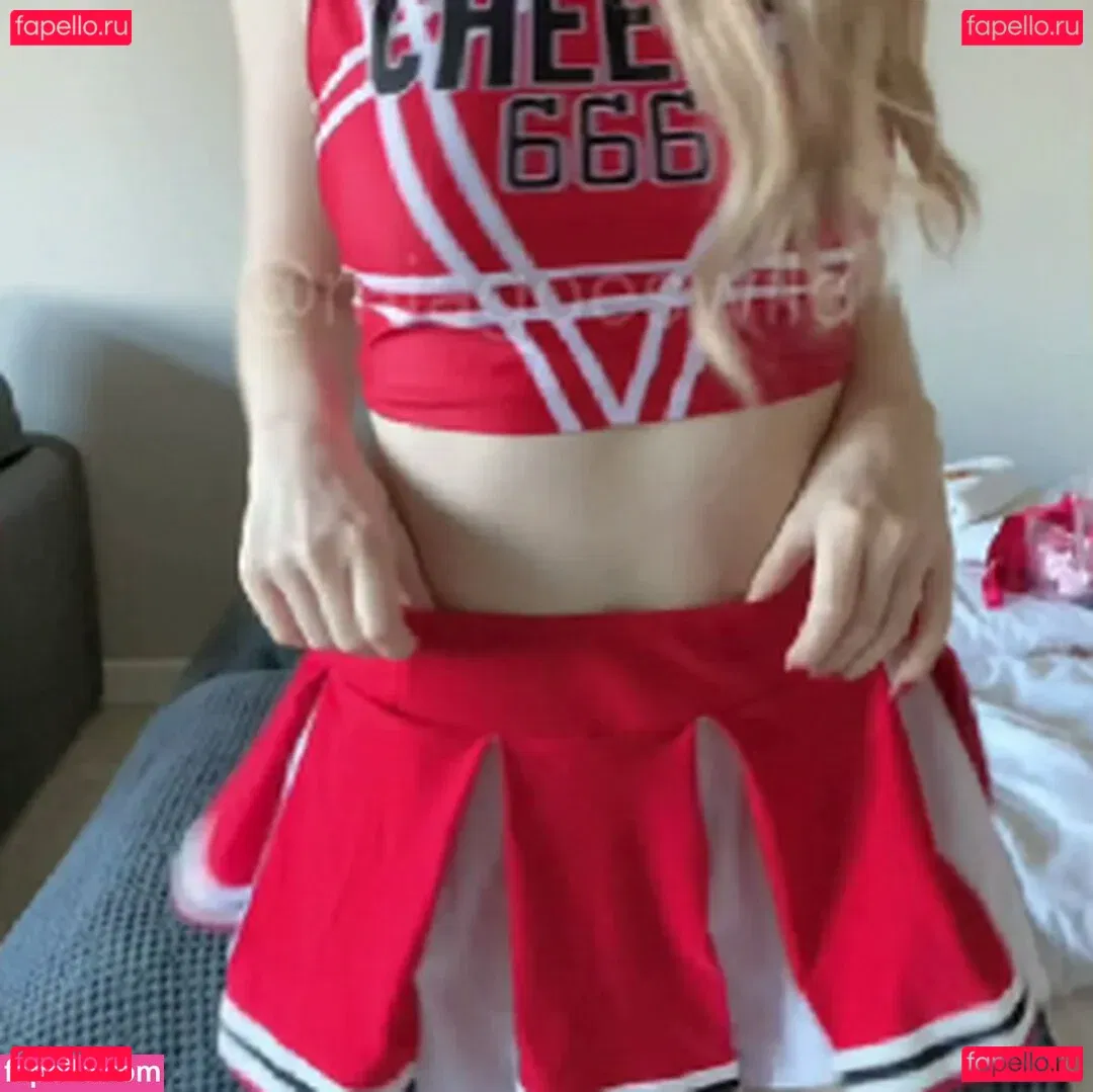 miagoeswild Onlyfans Photo Gallery 