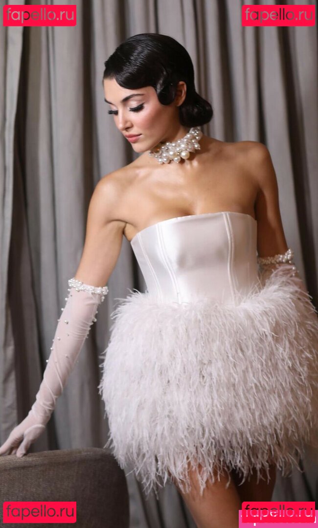 Hande Ercel / handemiyy Onlyfans Photo Gallery 