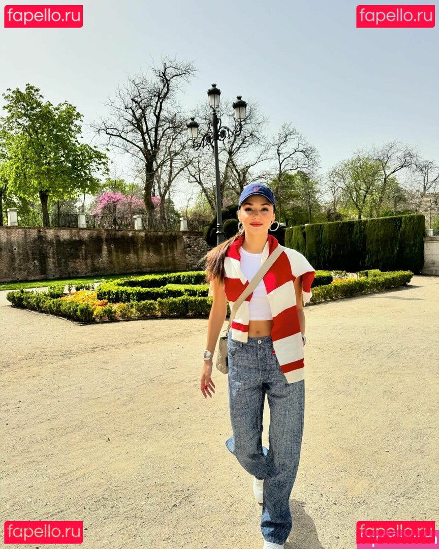 Hande Ercel / handemiyy Onlyfans Photo Gallery 