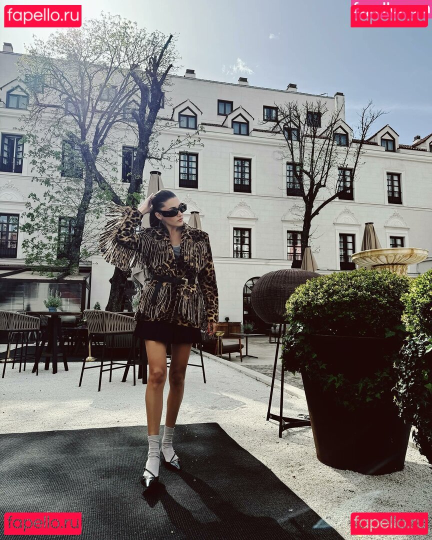 Hande Ercel / handemiyy Onlyfans Photo Gallery 