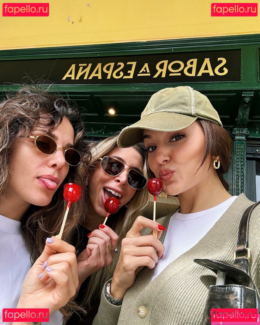 Hande Ercel / handemiyy Onlyfans Photo Gallery 