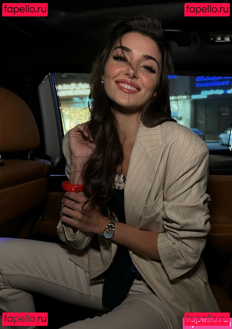 Hande Ercel / handemiyy Onlyfans Photo Gallery 