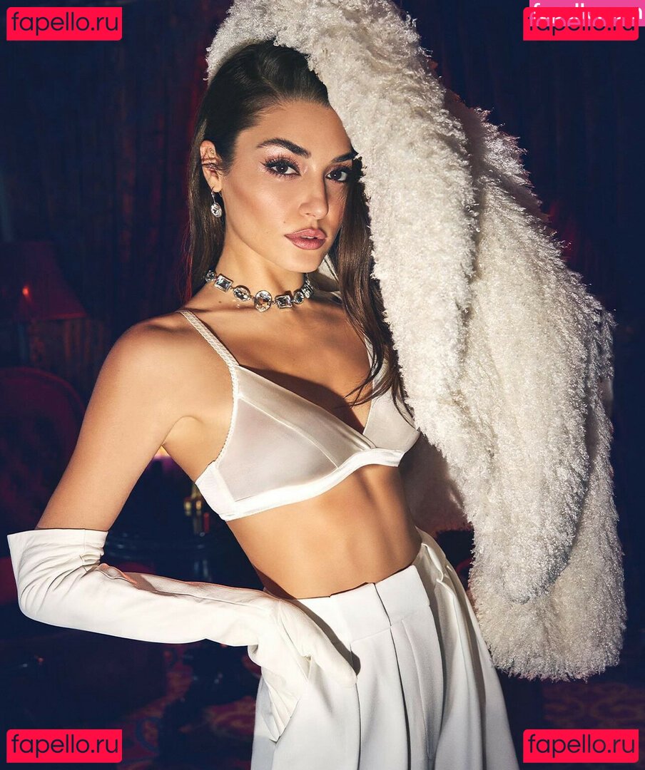 Hande Ercel / handemiyy Onlyfans Photo Gallery 