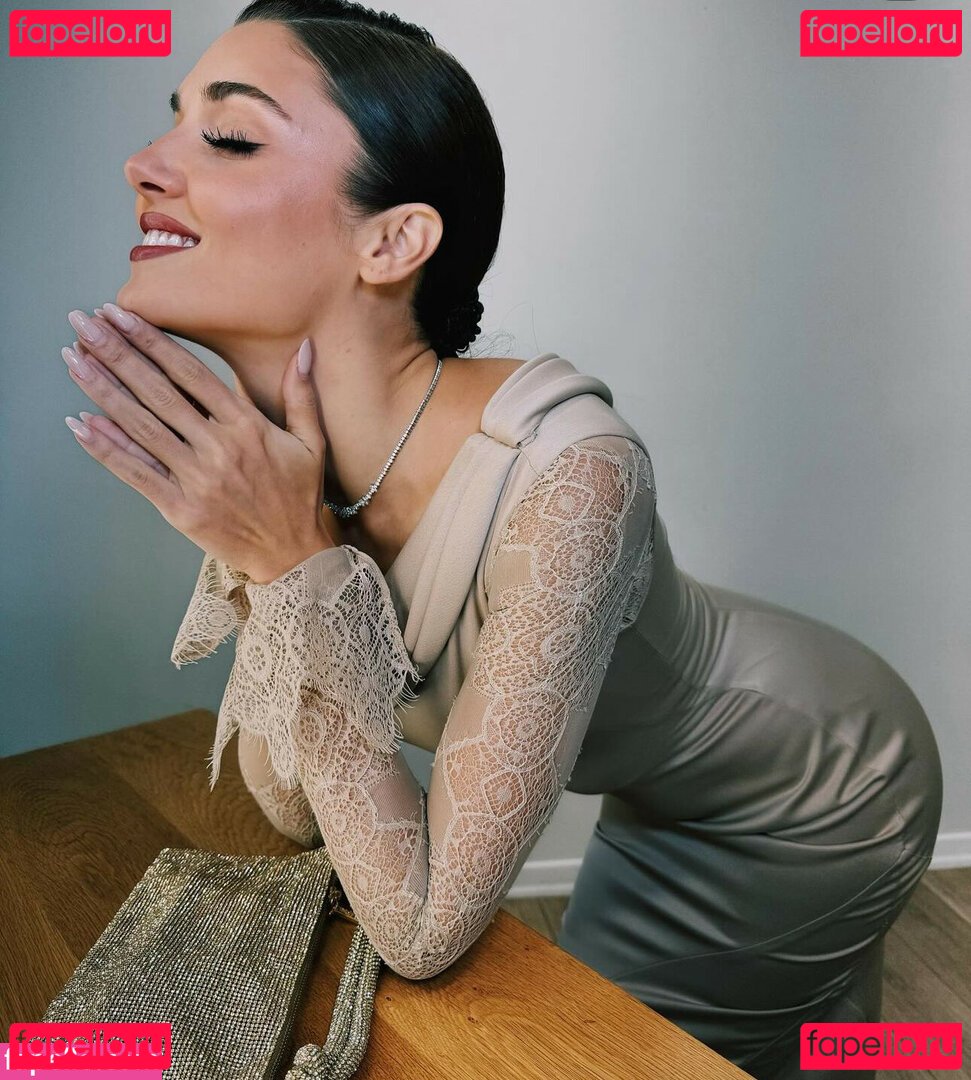 Hande Ercel / handemiyy Onlyfans Photo Gallery 