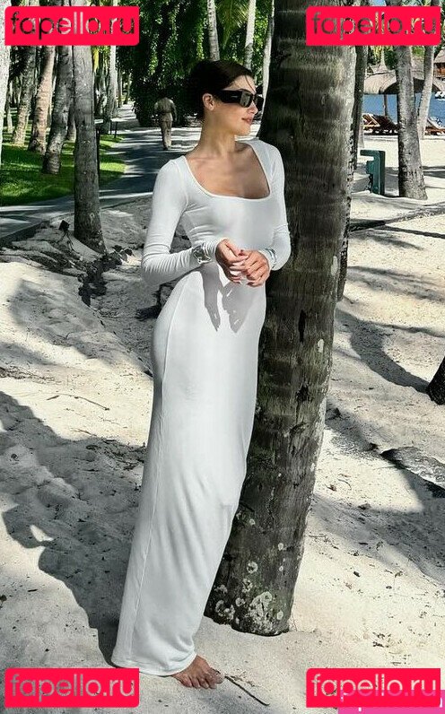 Hande Ercel / handemiyy Onlyfans Photo Gallery 