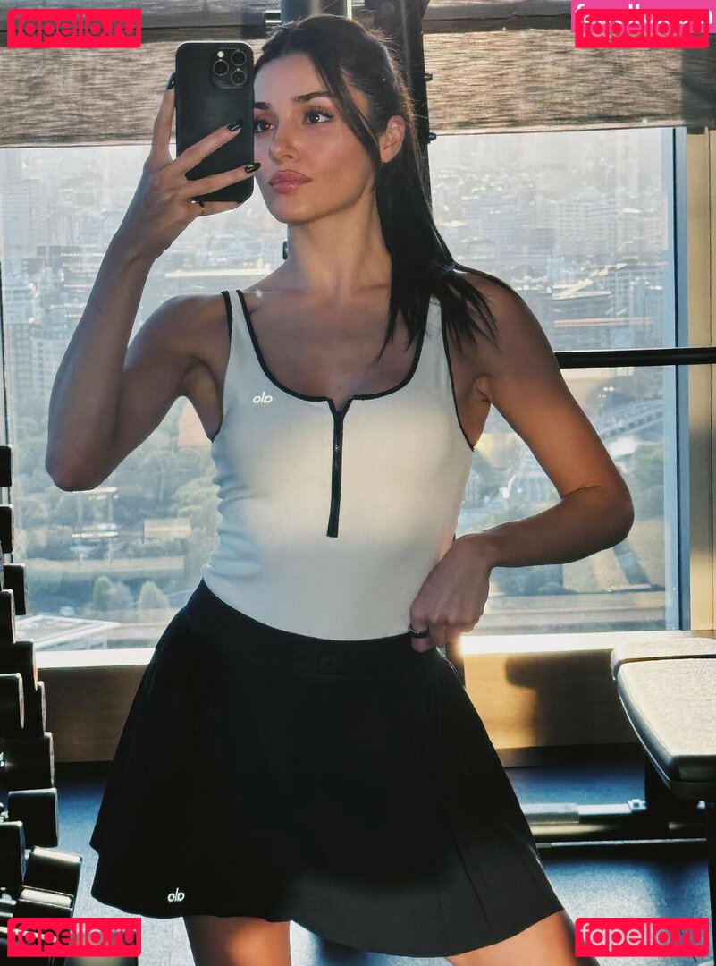 Hande Ercel / handemiyy Onlyfans Photo Gallery 