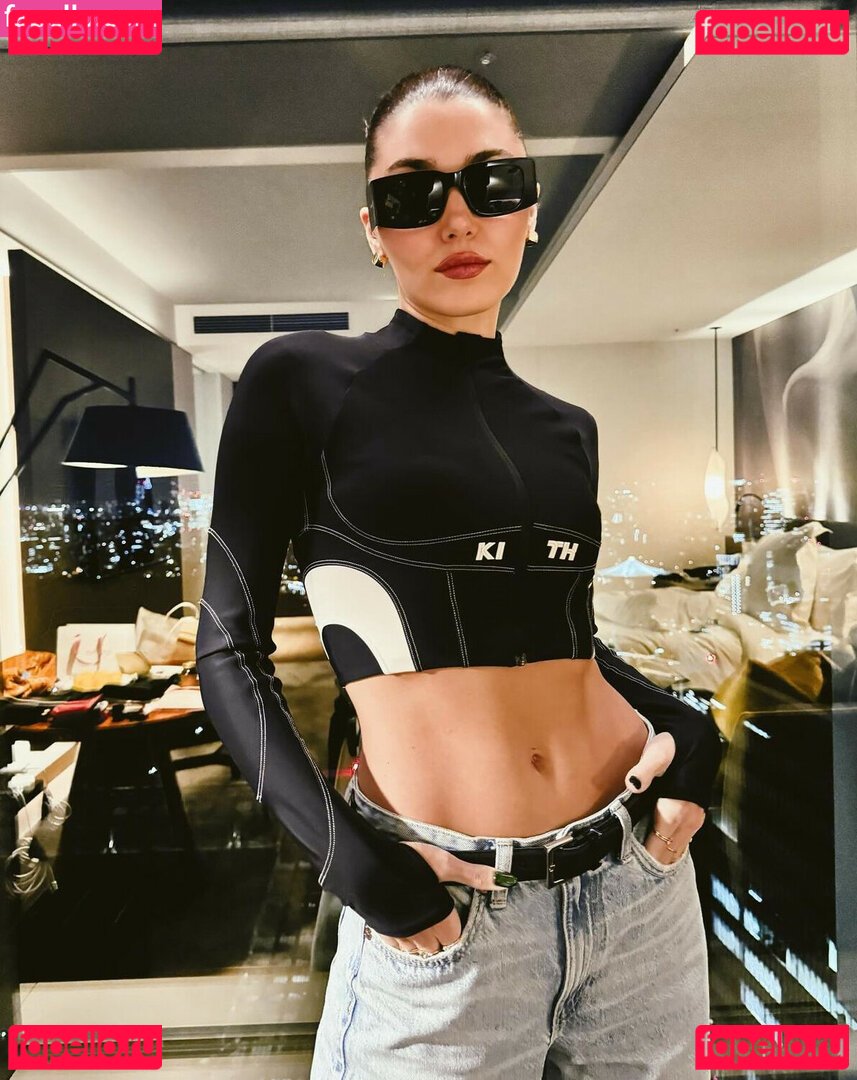 Hande Ercel / handemiyy Onlyfans Photo Gallery 