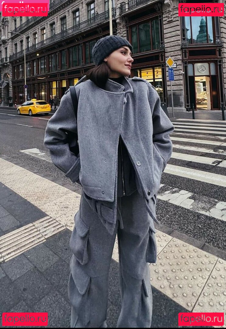 Hande Ercel / handemiyy Onlyfans Photo Gallery 