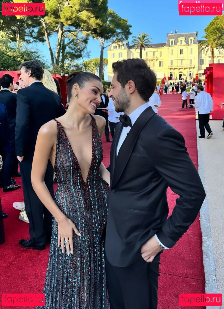 Hande Ercel / handemiyy Onlyfans Photo Gallery 