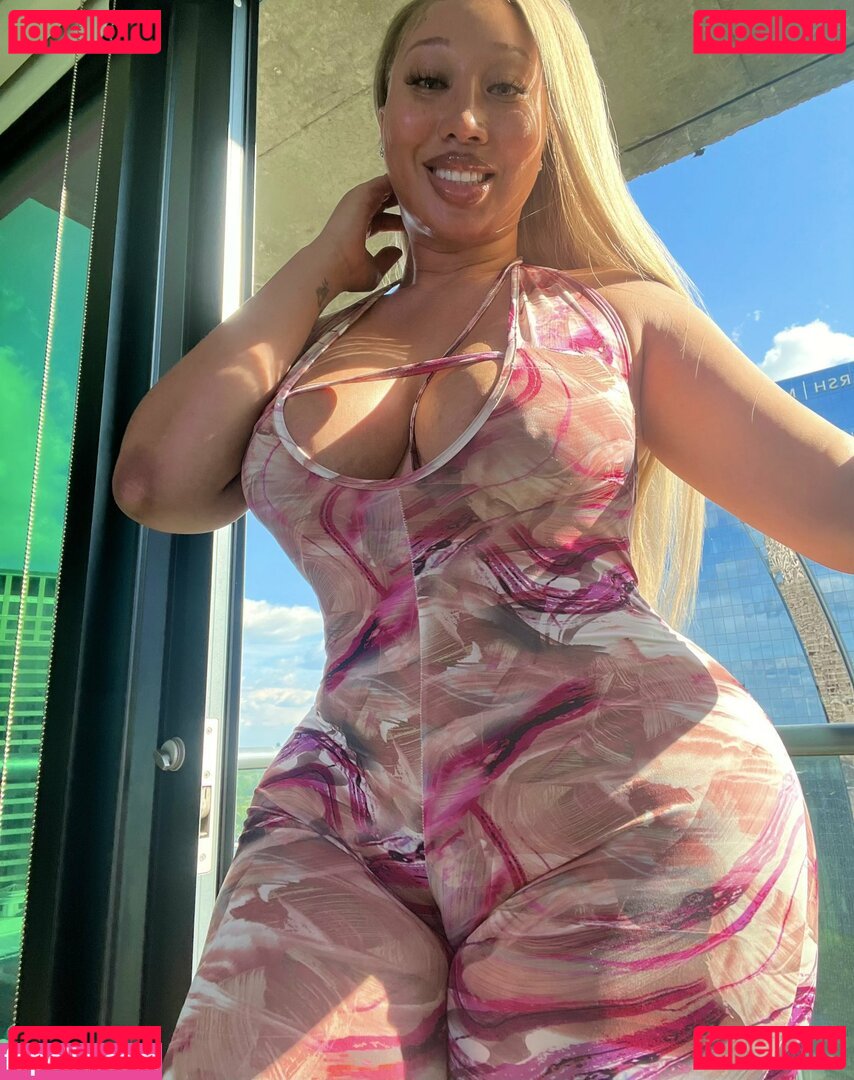 J. Aoki / iloove_aoki / iloveaoki Onlyfans Photo Gallery 