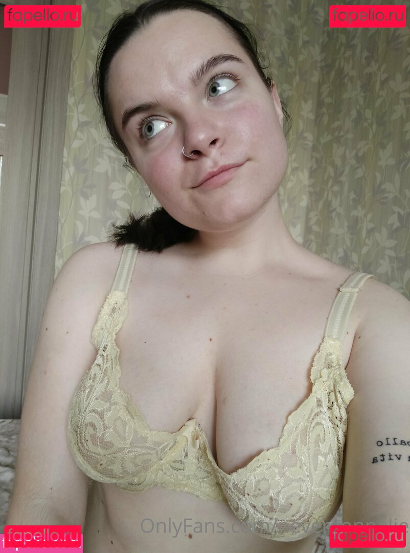 nevergonnalie / nevergonnalie_ Onlyfans Photo Gallery 