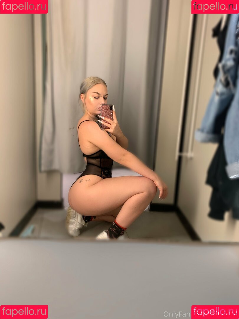 bat.gyal Onlyfans Photo Gallery 