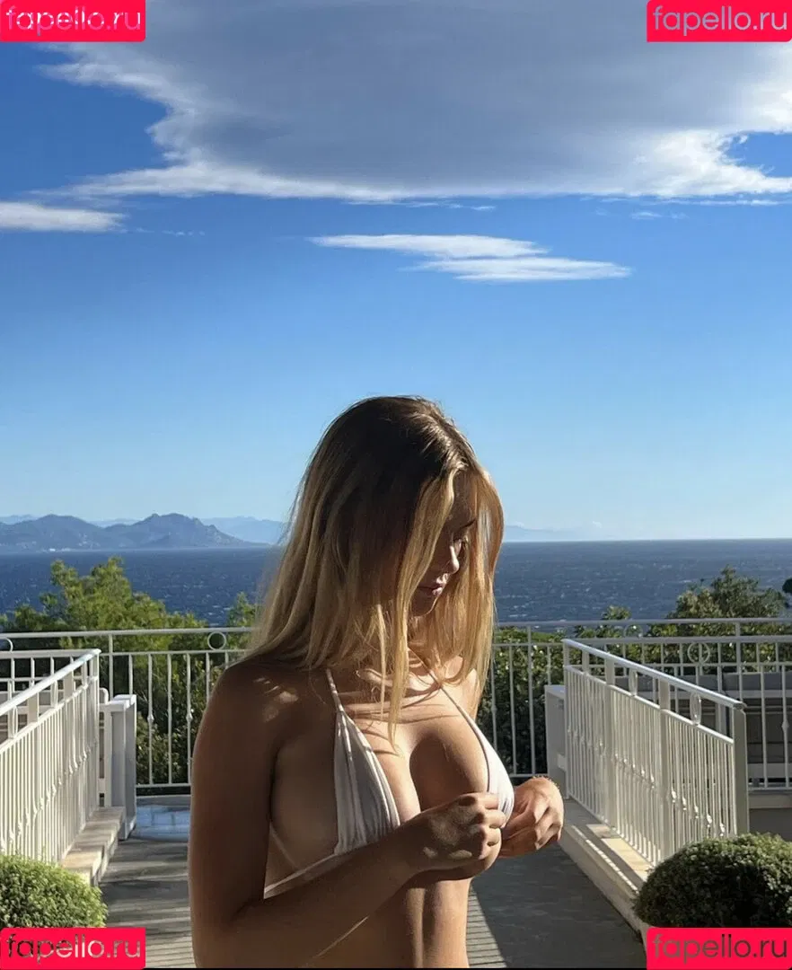 Bellashhh Onlyfans Photo Gallery 