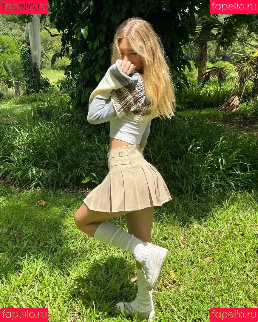 Bellashhh Onlyfans Photo Gallery 