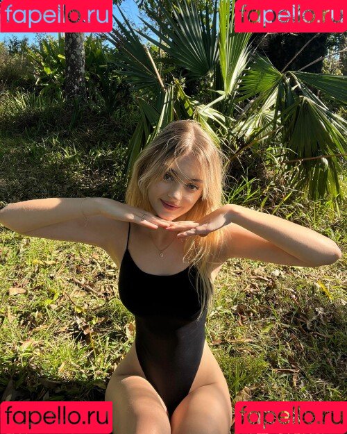 Bellashhh Onlyfans Photo Gallery 