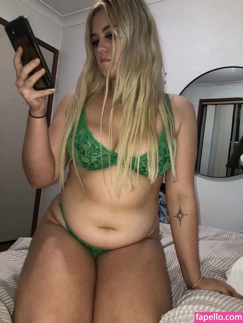 sumbelly Onlyfans Photo Gallery 