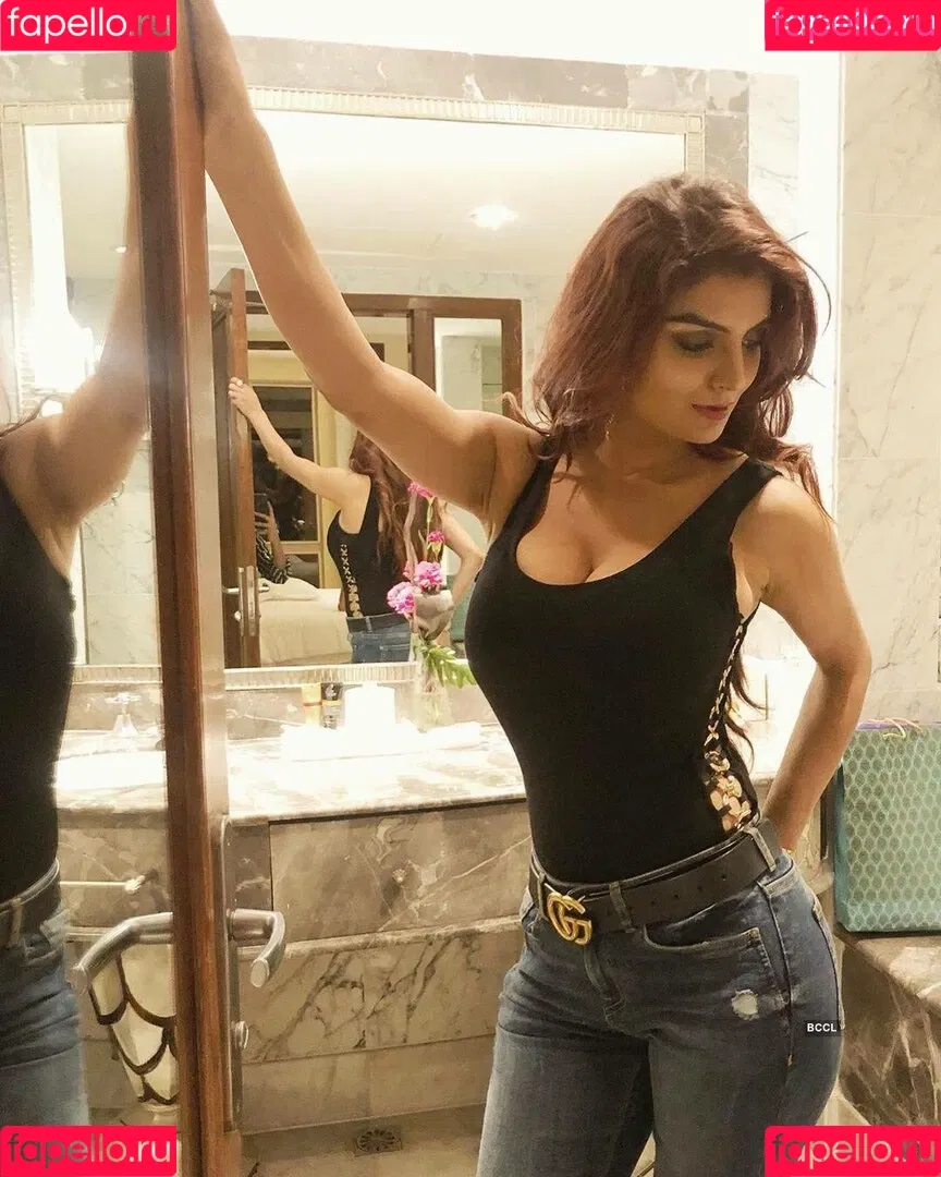 Anveshi Jain Onlyfans Photo Gallery 